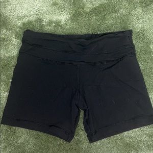 Size Four lululemon shorts
